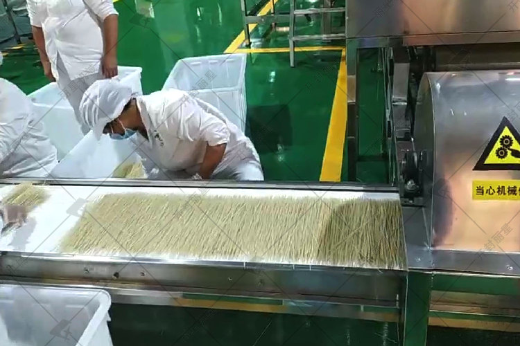 粉絲粉條加工生產，是選用手工生產還是機械生產？