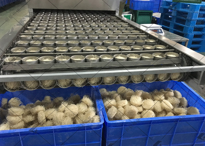 麗星酸辣粉生產(chǎn)線，復水時間快不渾湯不斷條